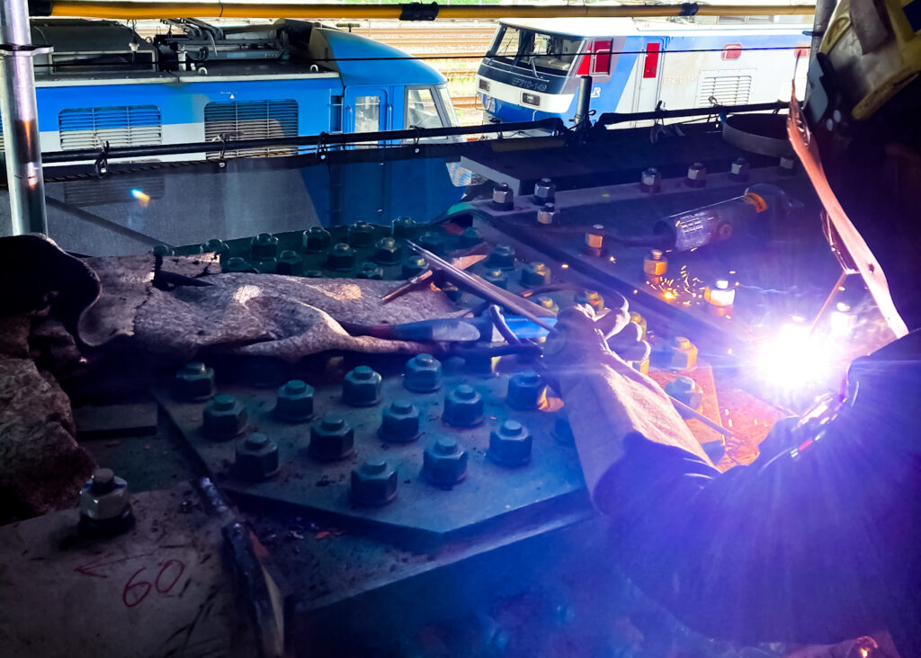 東海市溶接工の求人